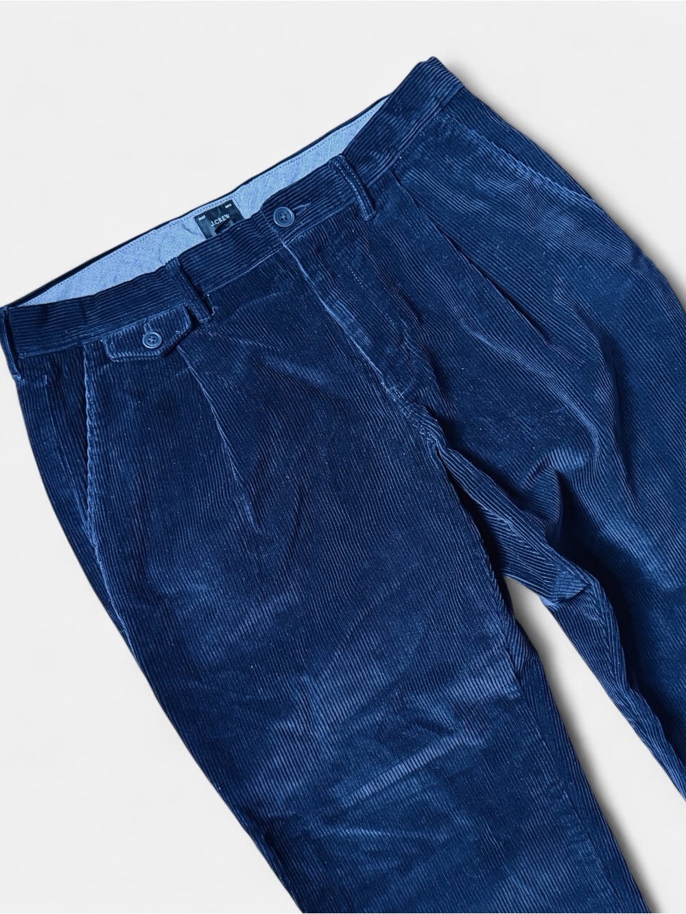 J. Crew Mens 32/30 Single-pleat 10-wale corduroy pants in Navy